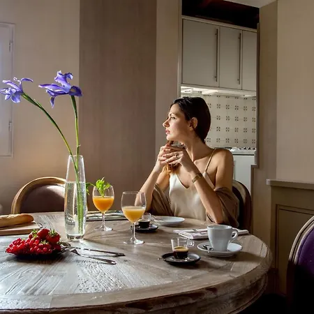 The Spagna By The Goodnight Company *