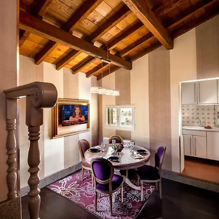 The Spagna By The Goodnight Company Apartment