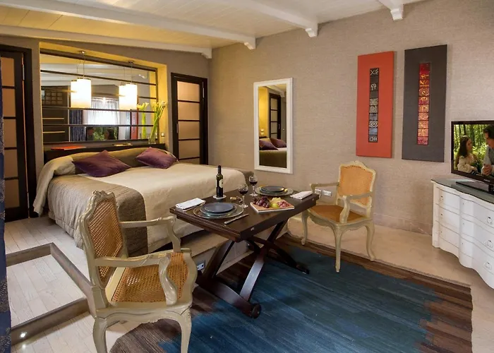 The Spagna By The Goodnight Company