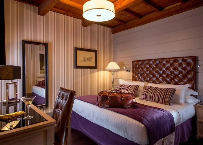 The Spagna By The Goodnight Company